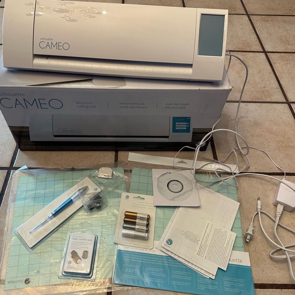 New Silhouette Cameo 2 Starter Bundle